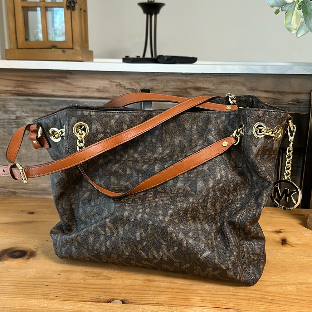 Micheal Kors handbag